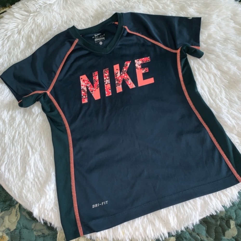 5/25$ Nike Dri Fit Sports Athletic Short Sleeve M